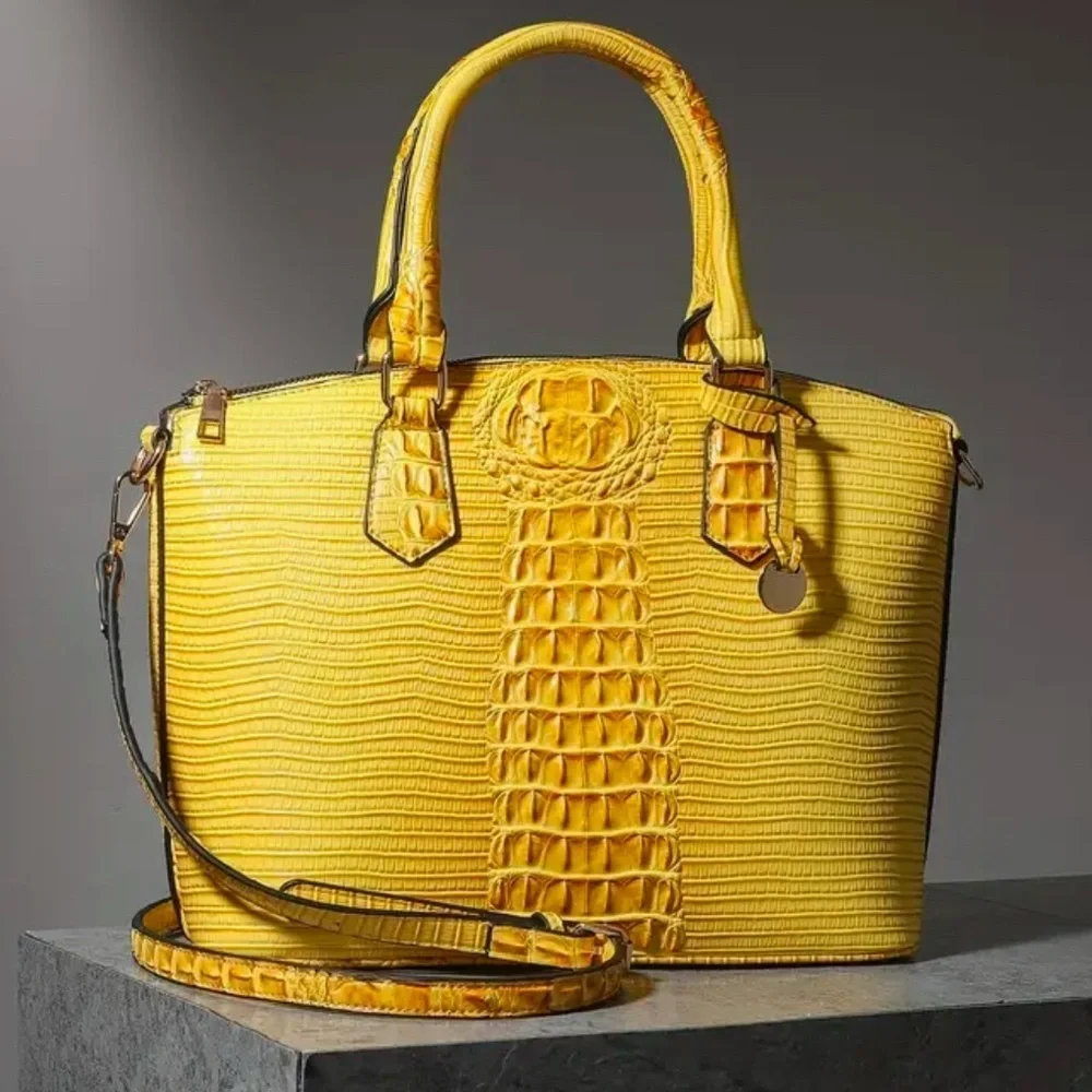 Luxury leather Crocodile Pattern Handbag - Picture 2 of 5